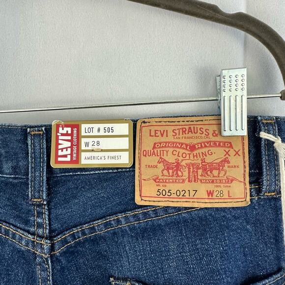 NWT Dark Wash Women’s 505 Levi’s Cropped Straight Leg Jeans Size W28 - Picture 5 of 5